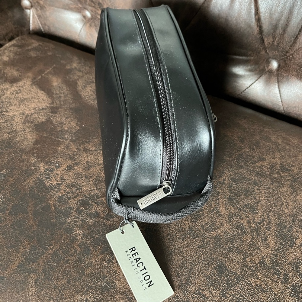 Kenneth Cole Men’s Travel Toiletry Bag